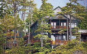 Middle Beach Lodge
